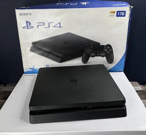 Playstation 4 slim