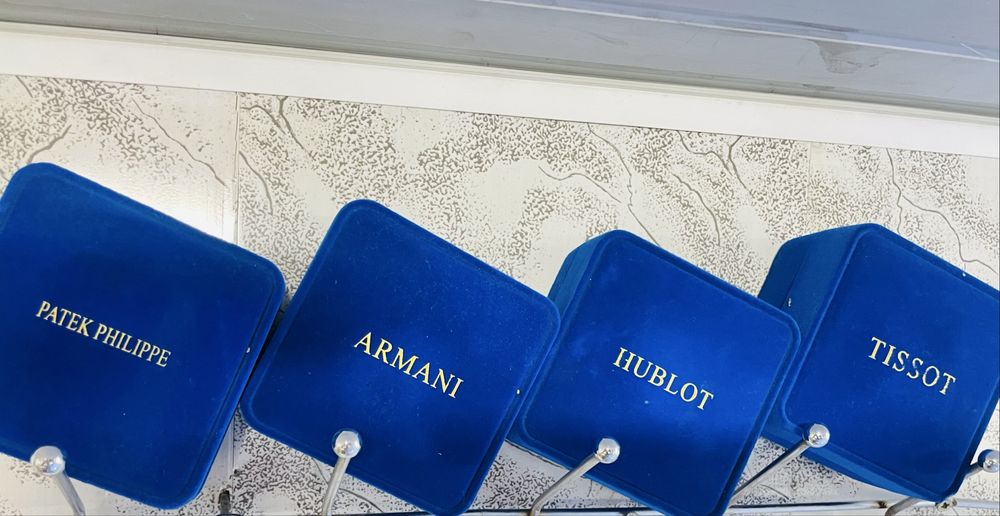соат футляри бор хар хил бренд