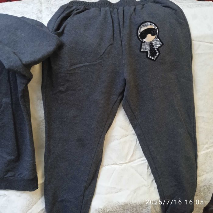 Спортивный  костюм для девочки М