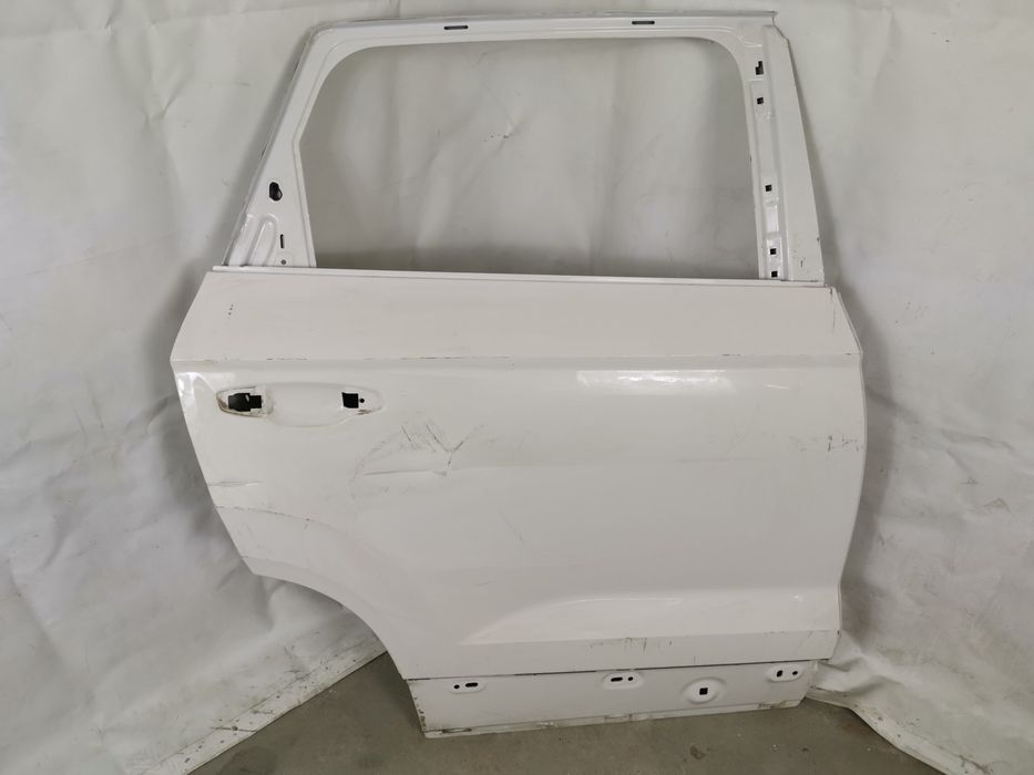 Шкода Карок / Skoda Karoq Оригинална задна дясна врата