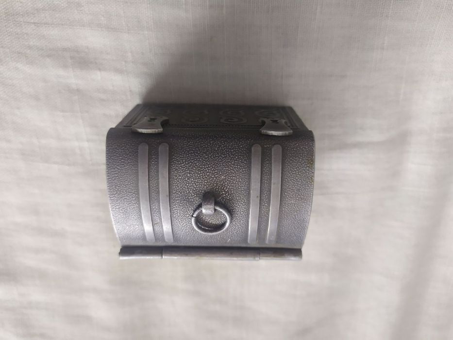 Сундучок металлический