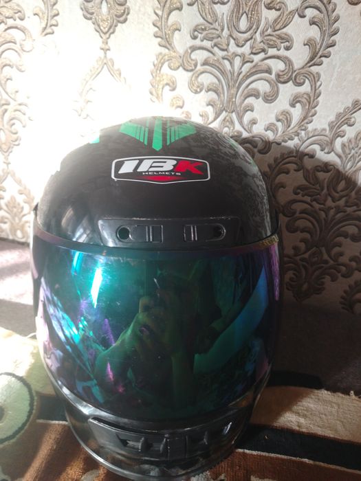 Продам мотошлем хороший