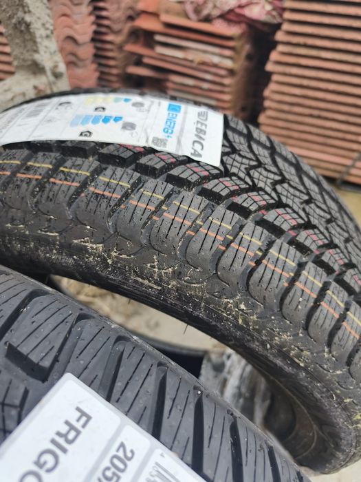 Doua anvelope de iarna