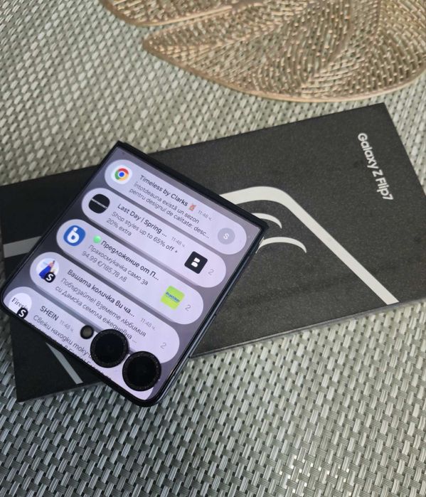 Samsung Z-FLIP 7 512G Чисто Нов