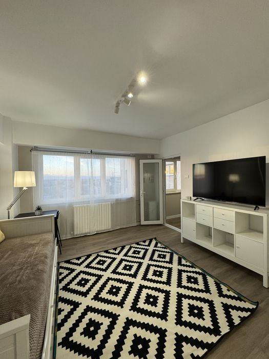 Închiriez garsoniera centru