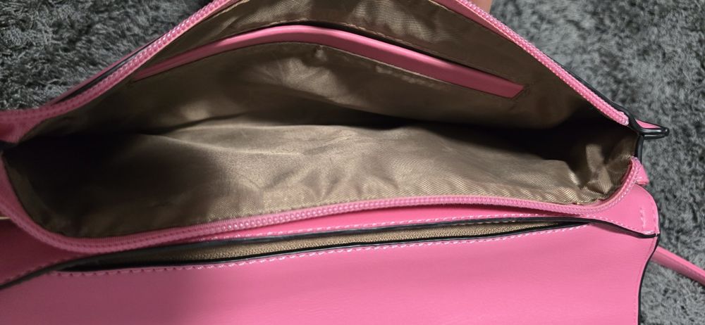 Нова.  Дамска оригинална  чанта  Gucci Petite GG / Interlocking G).