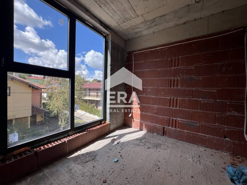 Продава се Тристаен апартамент в София, Горна баня - 107 кв.м за 1159 €/кв.м - Снимка #1