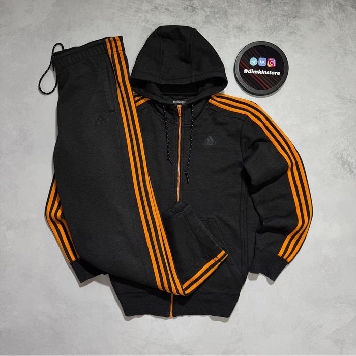 Продам кофту adidas essentials орига