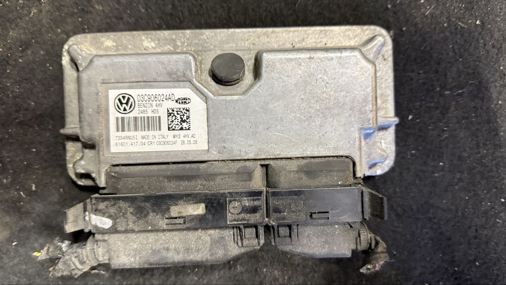 ECU / Компютър Двигател / VW Polo 1.4i 16v / BUD /