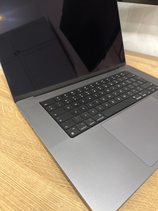 Macbook pro m1 16' 32gb 512ssd