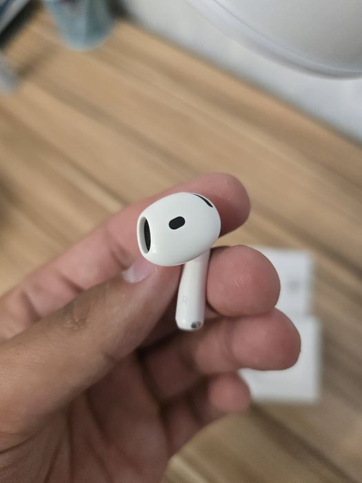 Airpods 4 без ANC (б/у)