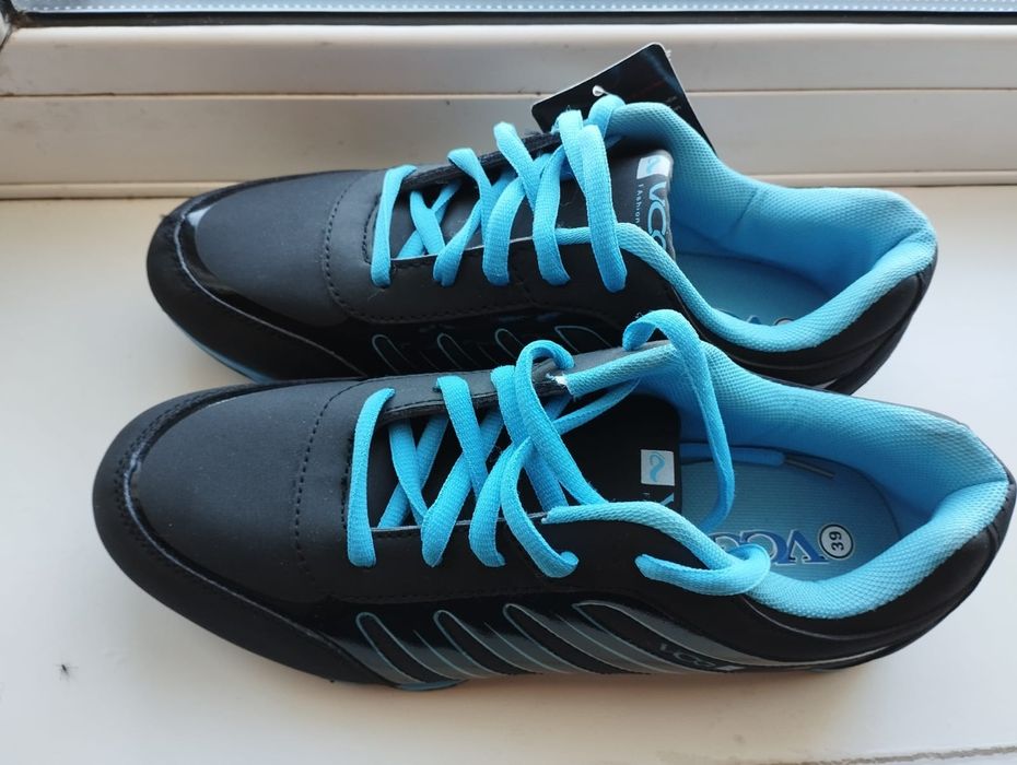 Кроссовки детские новые