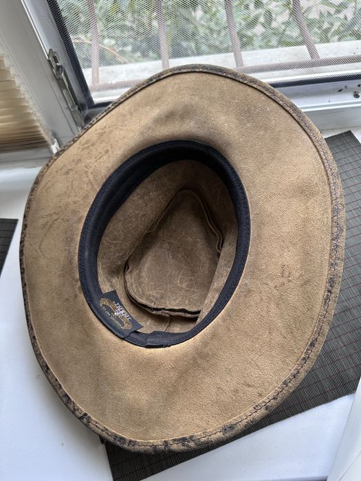 Продам шикарную кожаную шляпу