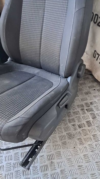 scaune fata PEUGEOT 308 T9 SW 1.5 HDI cod motor YHZ an 2019