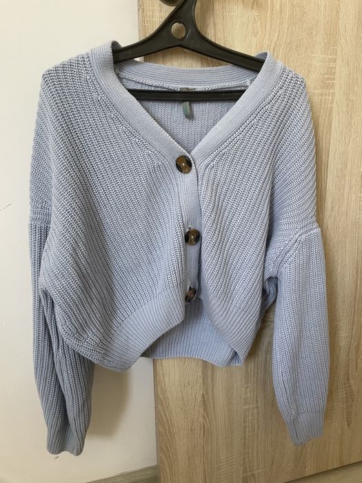 Одежда, джемпер синего цвета