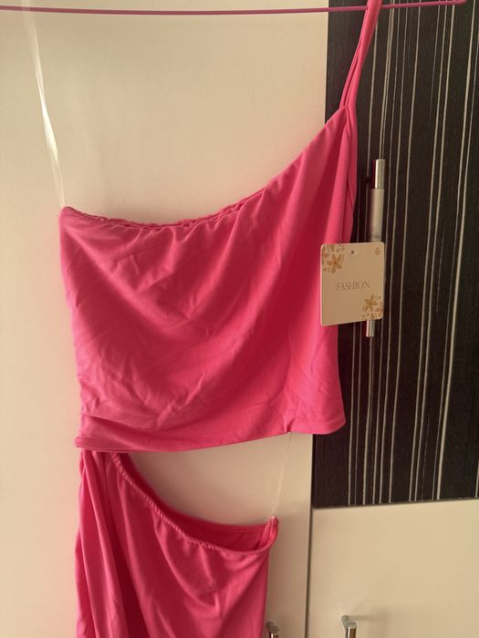 Дълга цикаламена рокля