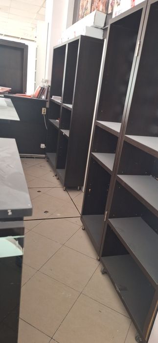 Продавам  рецепция, бар, каса за магазин