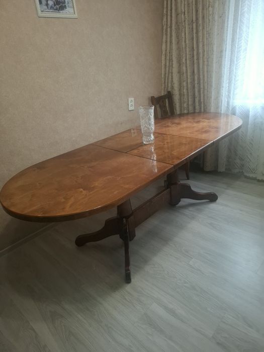 Продам стол обеденный раздвижной
