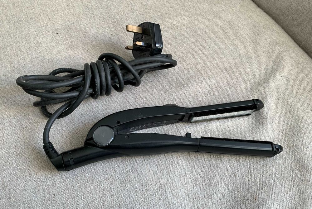 Placa de par BabyLiss C52b cu placi din sticla 75W cu 220 grade