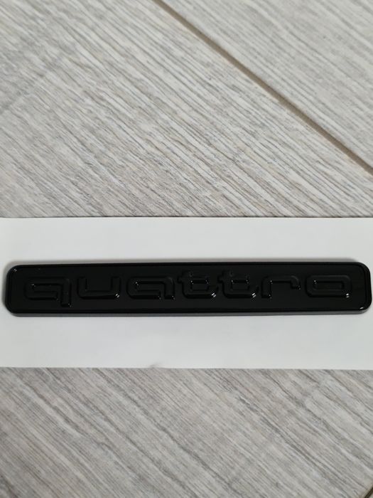 Emblema-Sigla-Logo-Stema-Quattro-Spate-Haion-Cromata-Neagra-Lucions-Argintie-Interior-Bord-Audi-A4-A5-A6-A7-A8-Q3-Q5-Q7-Q8-Sline