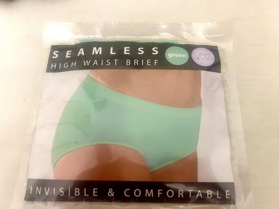 Сутиени, бански, безшевно бельо