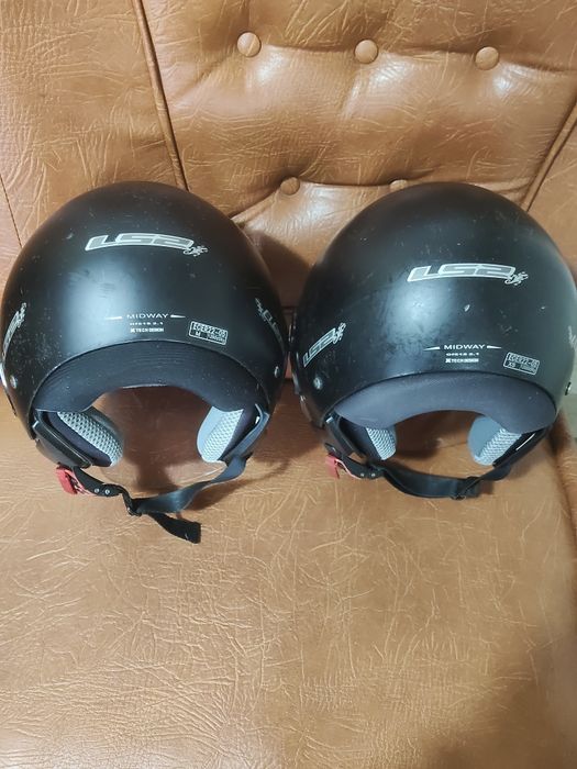 Vând căști moto scuter