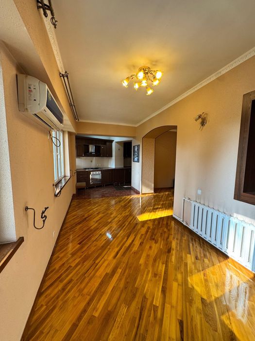 Продаётся КВАРТИРА 4/3/5 на 135м2 м. Космонавтов, ул Германа Лопатина