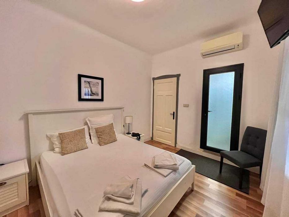 Дава се под наем Тристаен апартамент в Варна, Общината - 88 кв.м за 750 € - Снимка #4