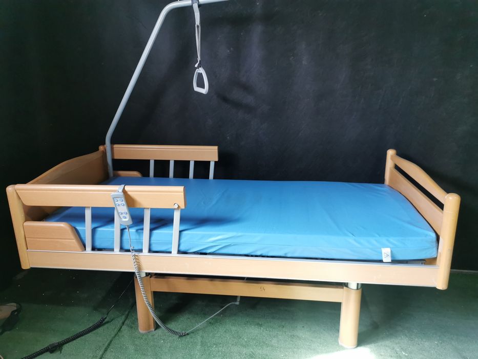 Електрическо болнично легло