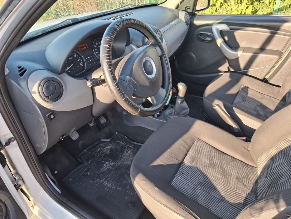 Dacia sandero 2011