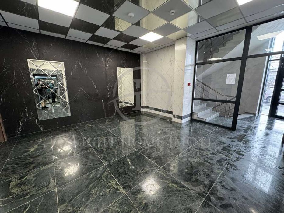 Реф. 3472 Акт 16 Тристаен МОЛ Пловдив / Христо Смирненски