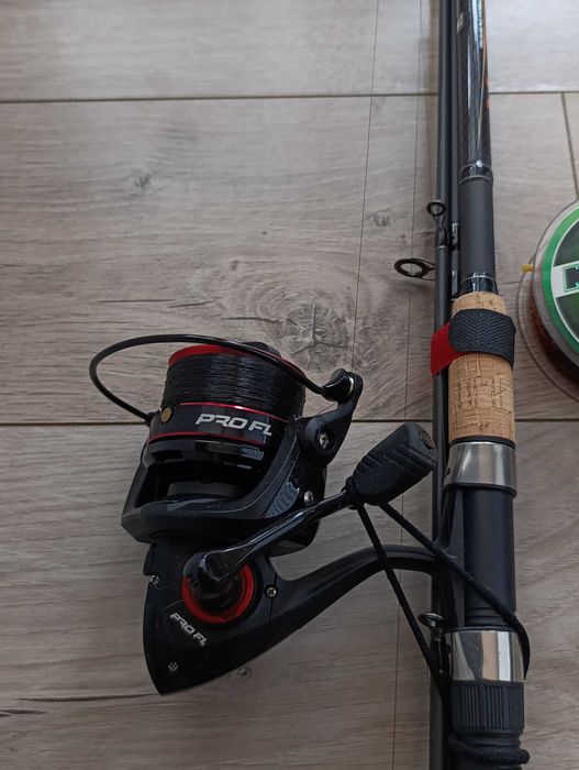 Въдица Pro FL Falcons 3.60м 180гр, Макара PRO FL Method Feeder 6000