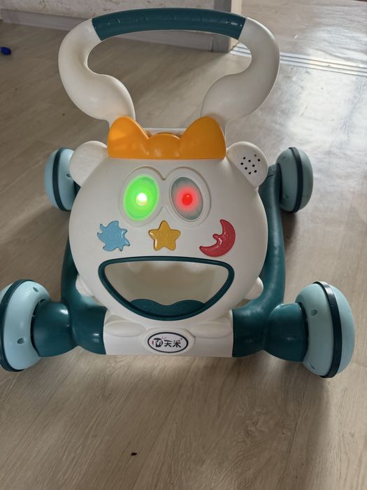 Продам детский толокар ходунки