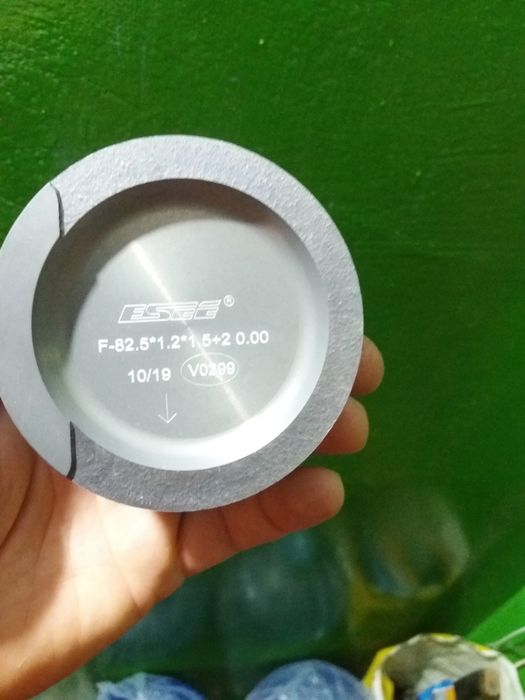 Поршня Двс  АВК на четыре цылиндра 2литра