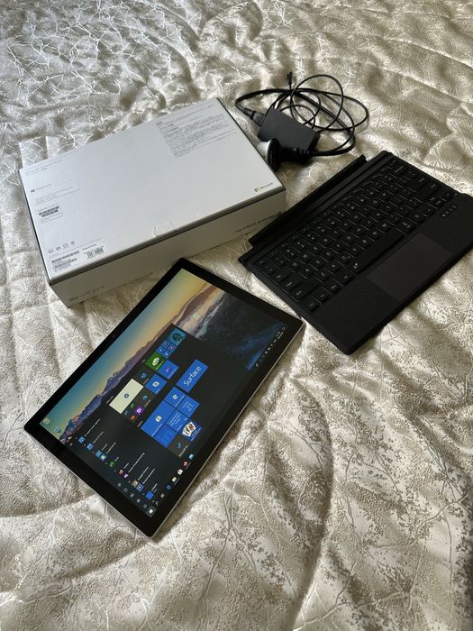 Продам Microsoft Surface Pro 6