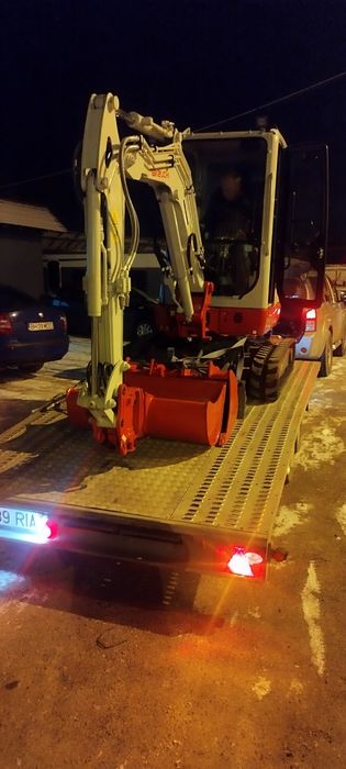 Tractării auto și servis