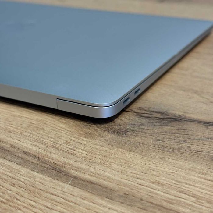 MacBook Air 13 2019 i5 SSD 128GB RAM 8GB Silver - GARANTIE 12 LUNI | TrueGSM