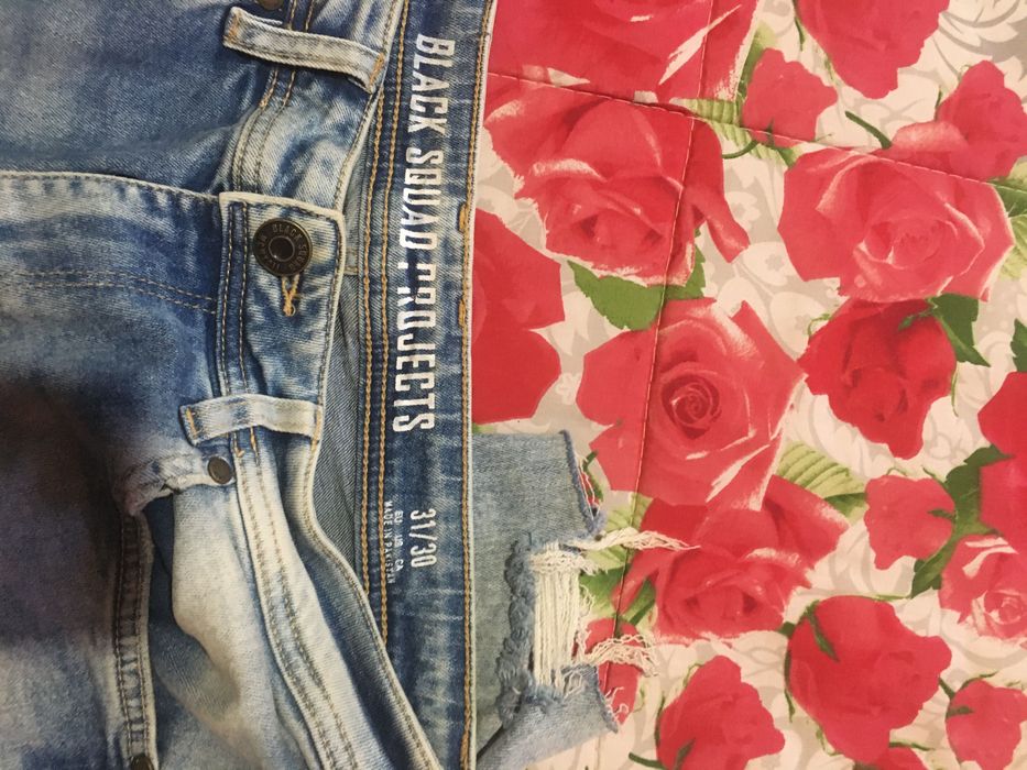 Мъжки накъсани дънки