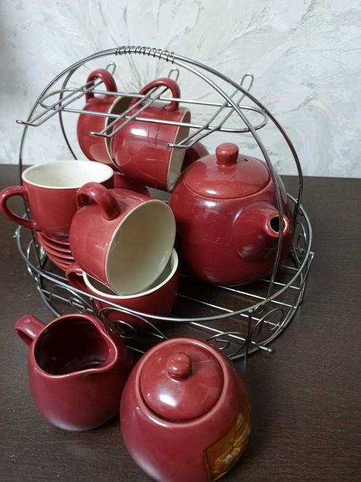 Продам чайный набор  на подставке