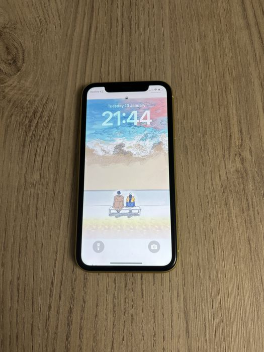 Продам айфон 11 память 64гб