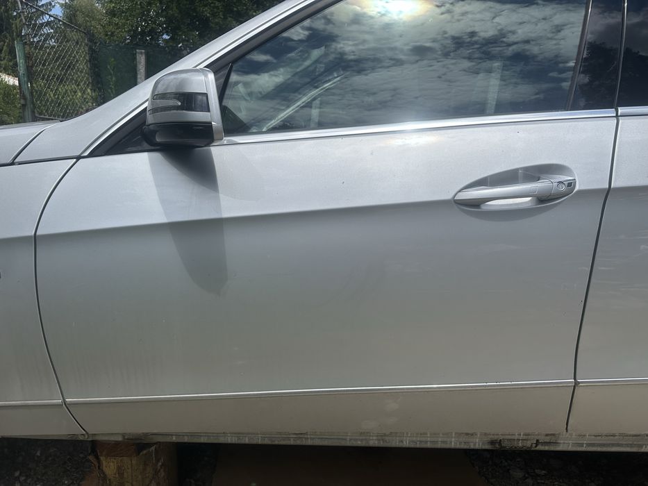 Предна лява врата Mercedes E class W212 код  775