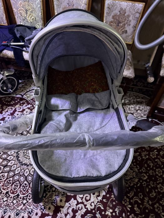 Коляска сотилади