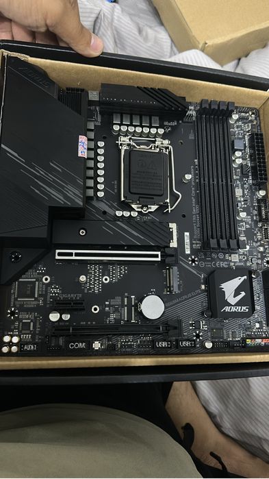 Gigabyte B560M + I5 10600kf
