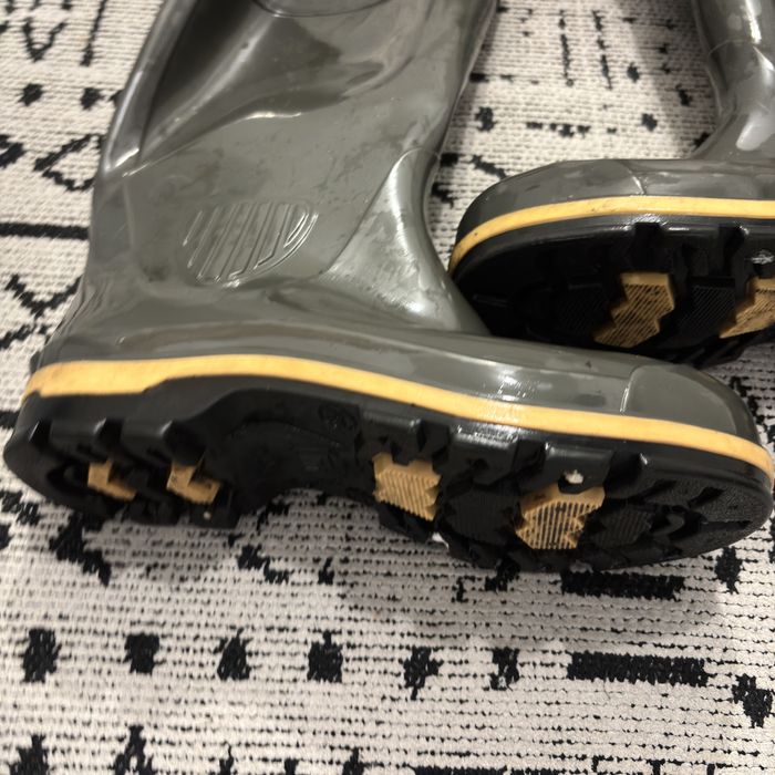 Резиновые сапоги новые