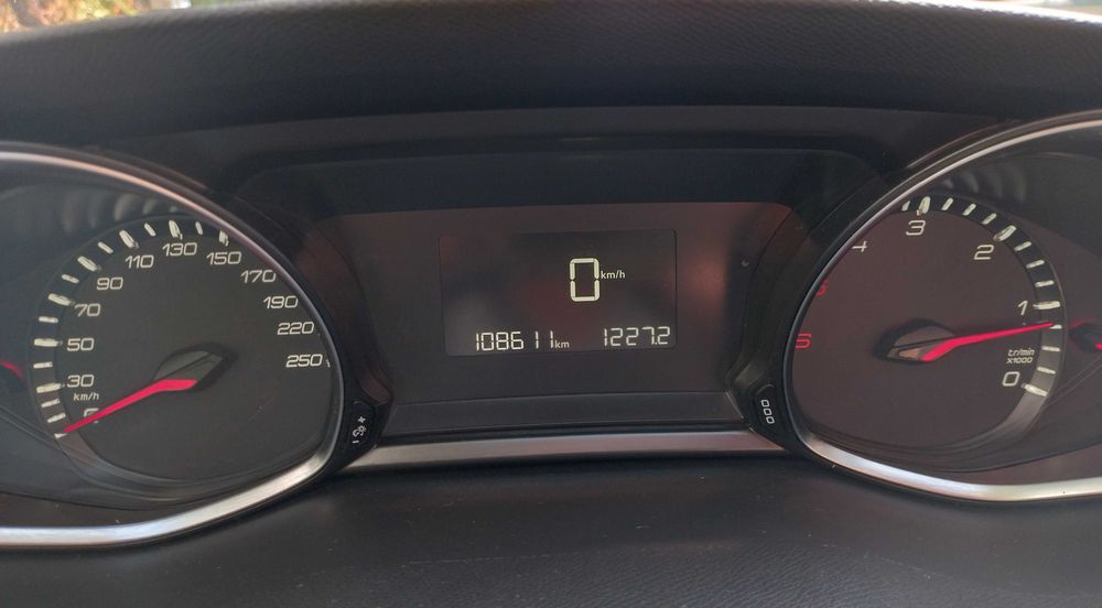 Продавам Peugeot 1.6 HDI na 108611 km.