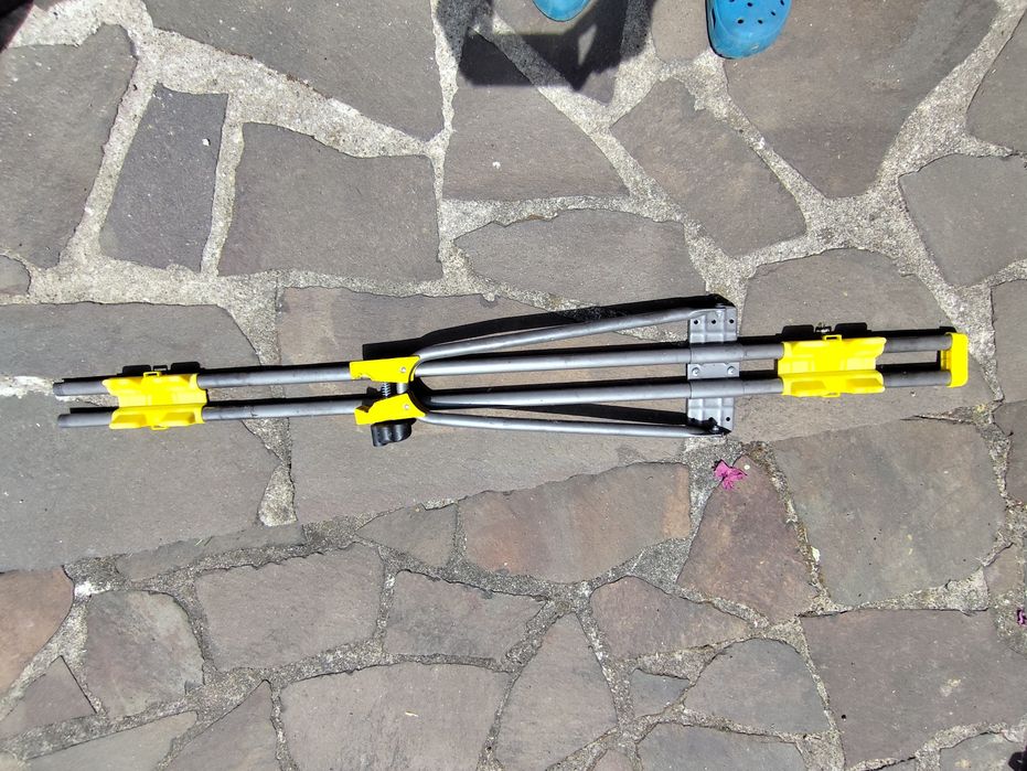 Vând suport pentru biciclete