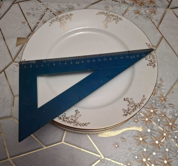 Хрустальные кружки 200 мл. Тарелки.