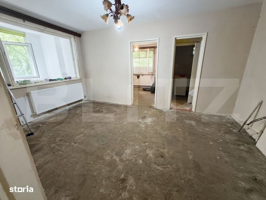 Apartament cu 2 camere la parter- nerenovat, 60 mp, zona Centru