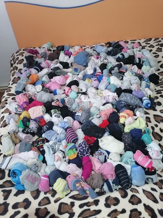 REDUCERE : 250 perechi de ciorapi pentru copii