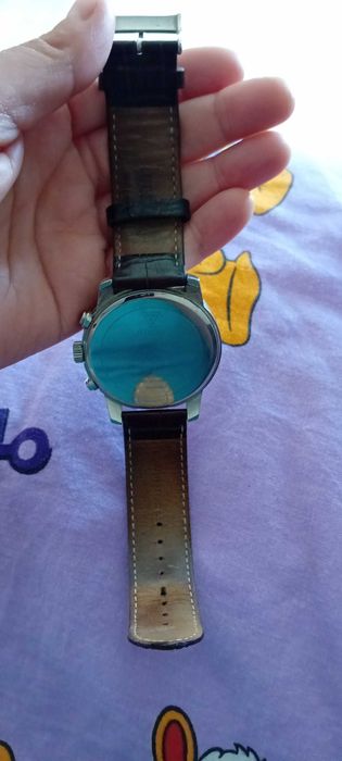 Ceas guess,purtat de cateva ori.